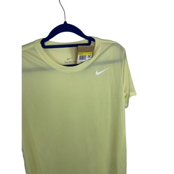 Nike Dri-FIT Legend Lightweight T-Shirt NWT - Picture 4 of 8